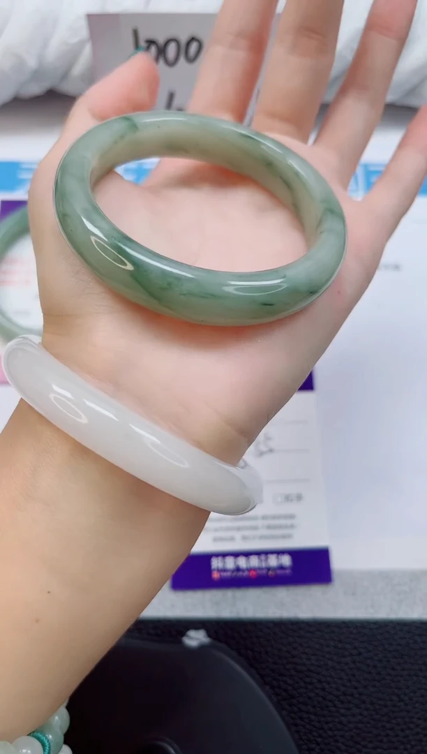 未镶嵌手镯石英质玉17-55/56