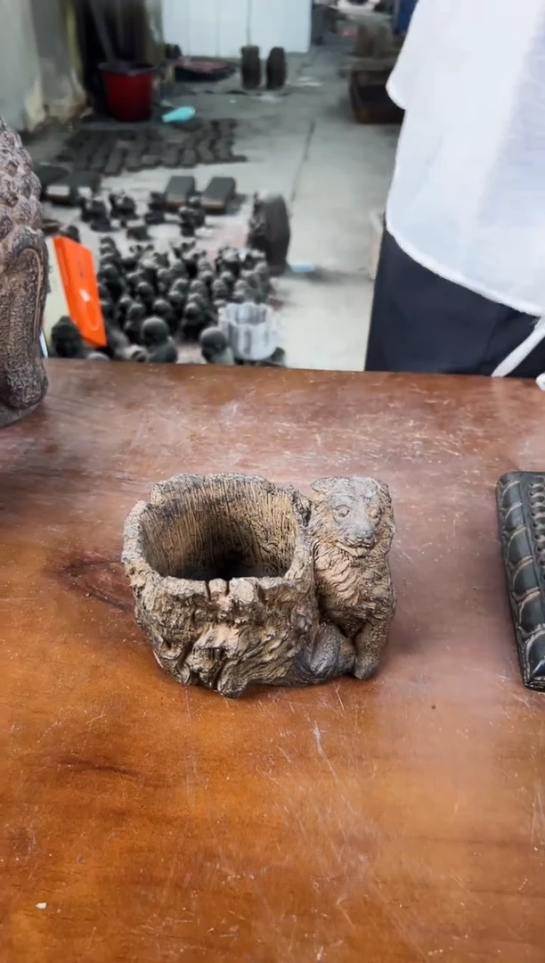 陶土【火山泥】犬舍笔筒