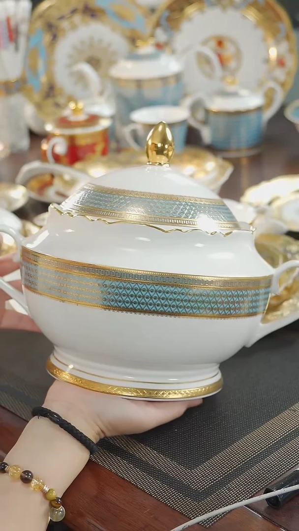 瓷片品锅1个