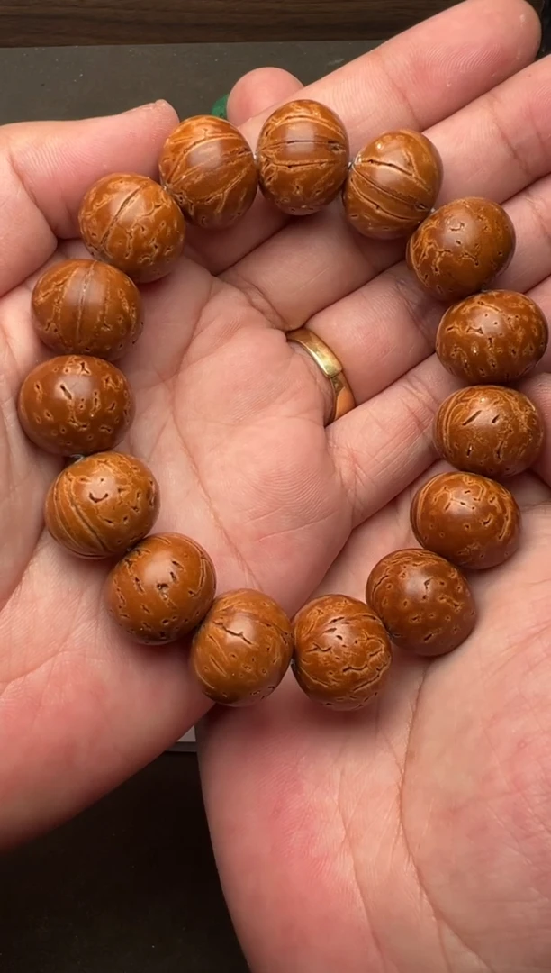 【闪购商品】桃核手串红魔桃核