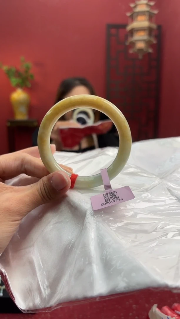 未镶嵌手镯（圆镯）翡翠翡翠手镯2