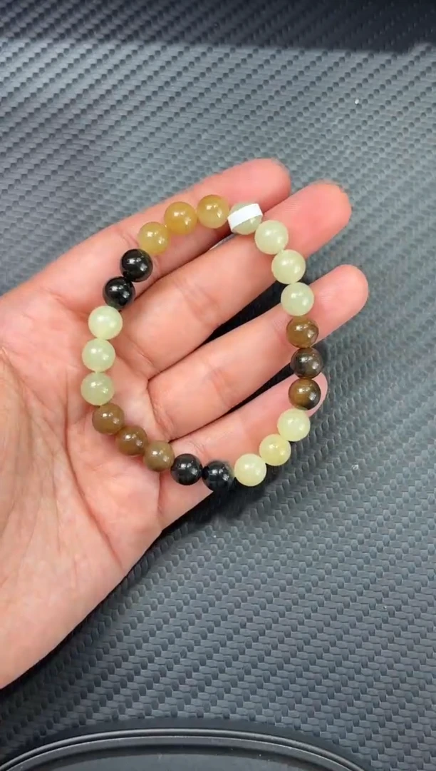 未镶嵌手串和田玉若羌微色差卡8