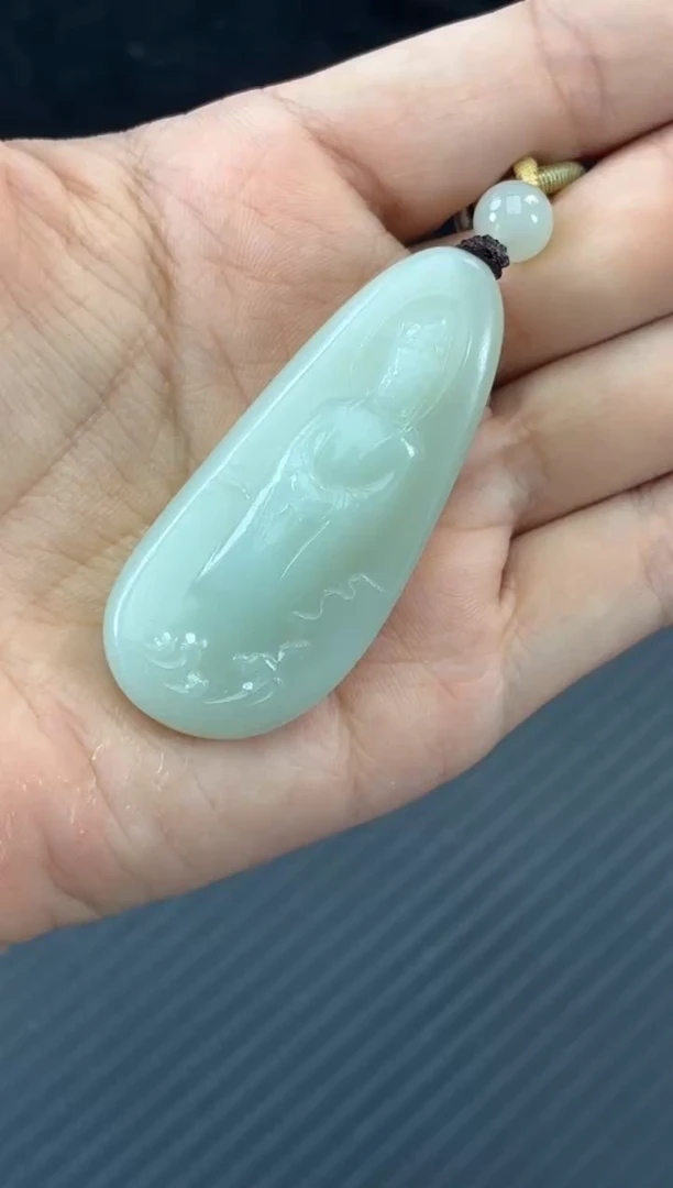 颈饰未镶嵌和田玉且末近矿微色差青白