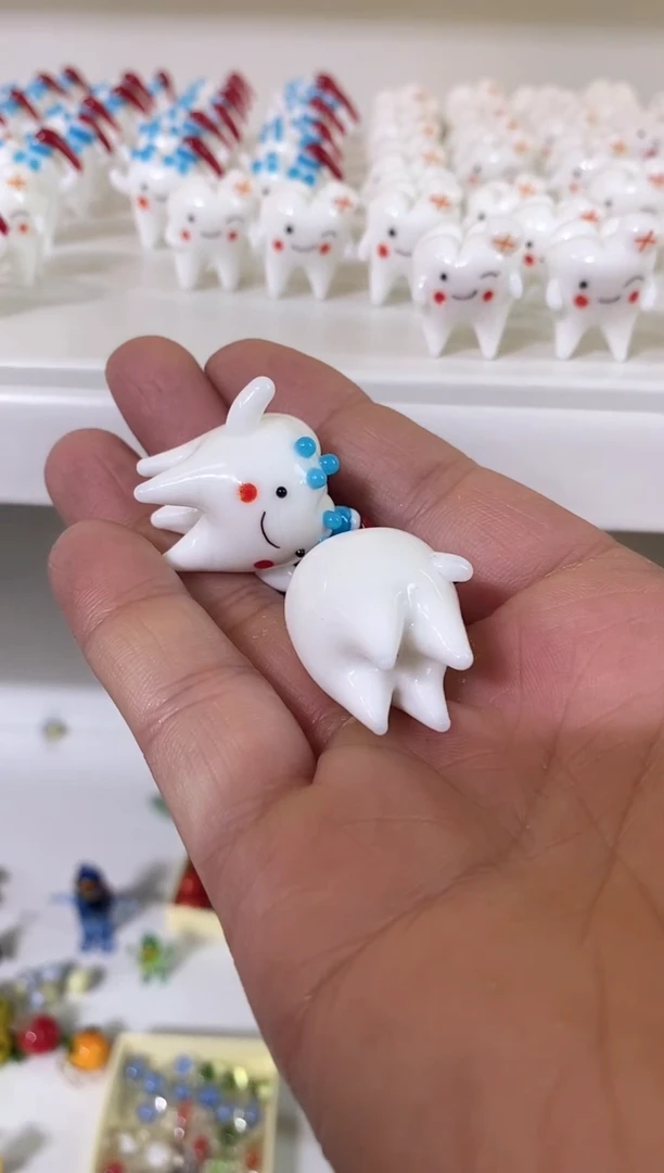 琉璃手工艺品牙齿2个