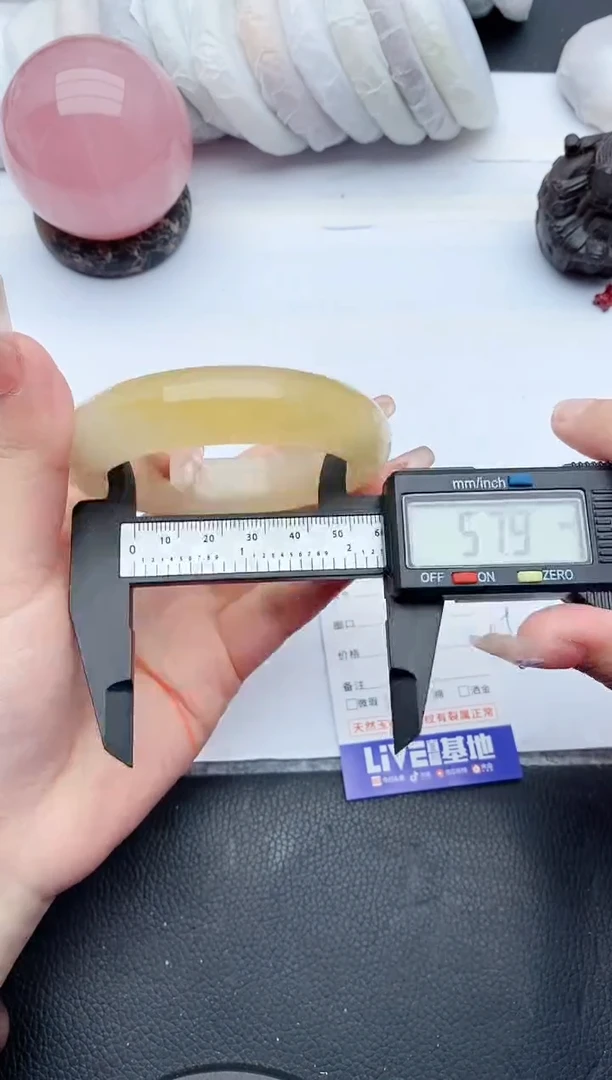 【闪购商品】石英质玉手镯未镶嵌F433+57/58