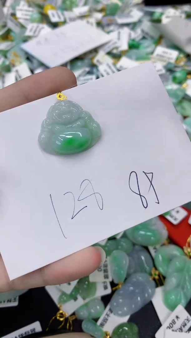 颈饰18K金镶嵌翡翠翡翠