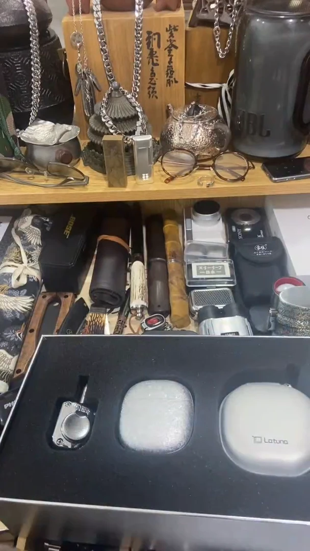 瓷片闪购商品  如图所示