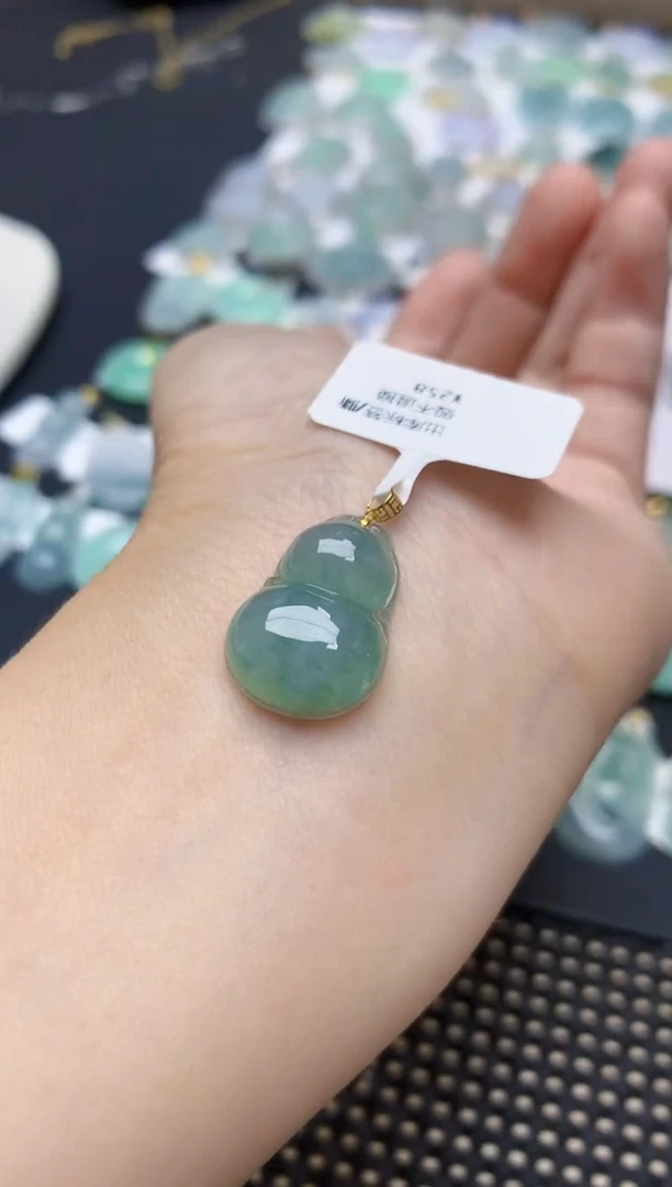 颈饰18K金镶嵌翡翠天然缅甸A货翡翠