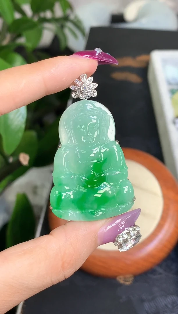 翡翠挂件18K金镶嵌观音不含链