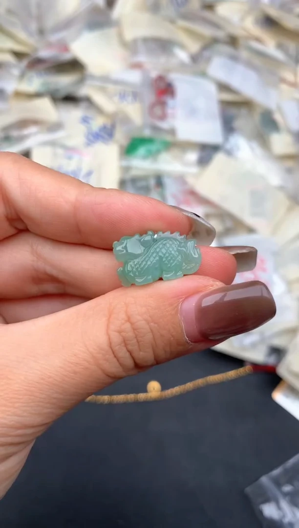 未镶嵌挂件翡翠一