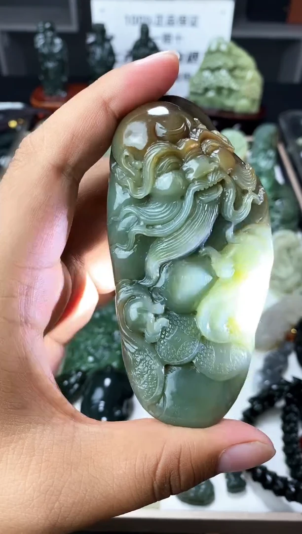 颈饰未镶嵌和田玉1