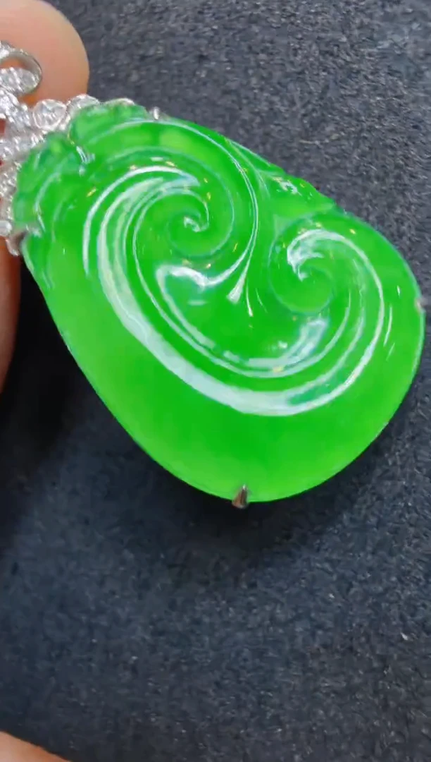 吊坠(不含链)18K金镶嵌翡翠多样性团购发一件