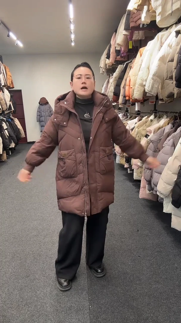 艾雨衣尚羽绒外套