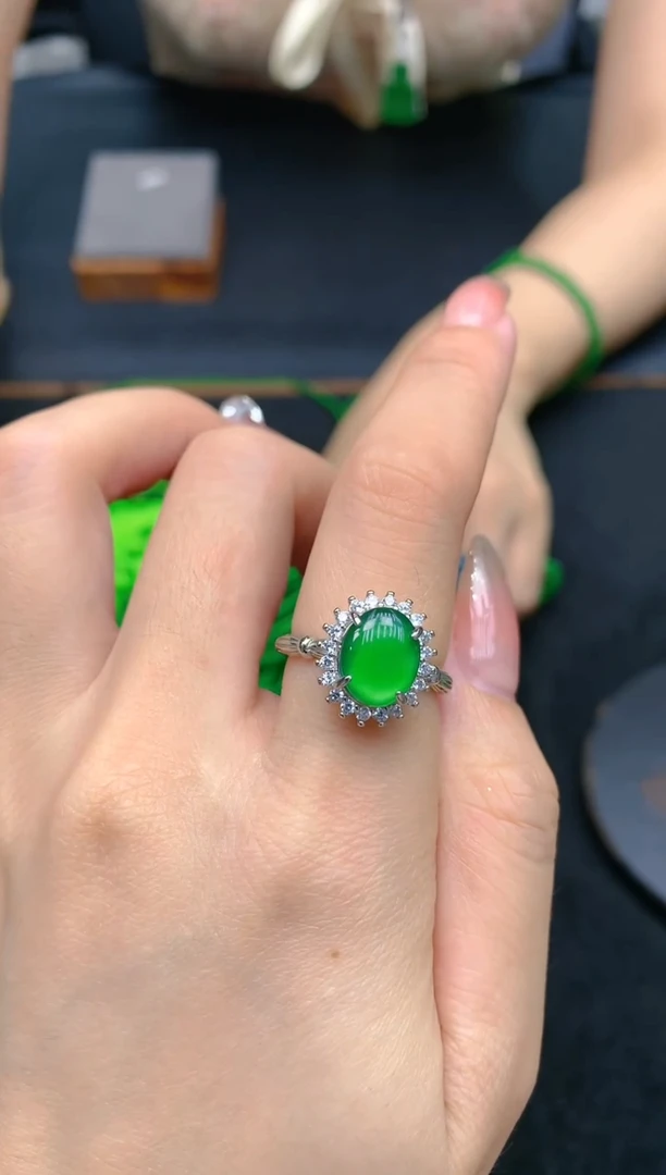 翡翠未镶嵌颈饰天然A货翡翠