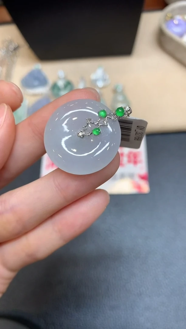 【闪购商品】翡翠颈饰18K金镶嵌平安扣【无服务费多样性发其一