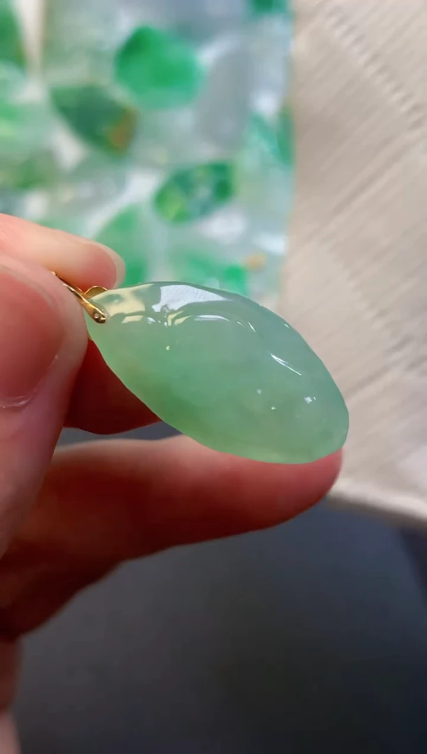 颈饰未镶嵌翡翠