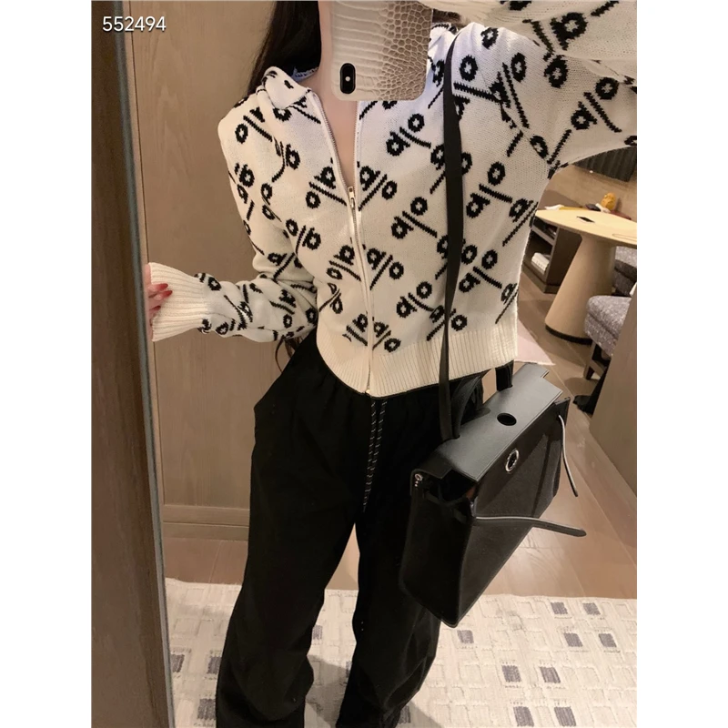 【KOWANG专属】2025早秋新款Ao字母弹幕毛衣连帽外套女修身显瘦休闲