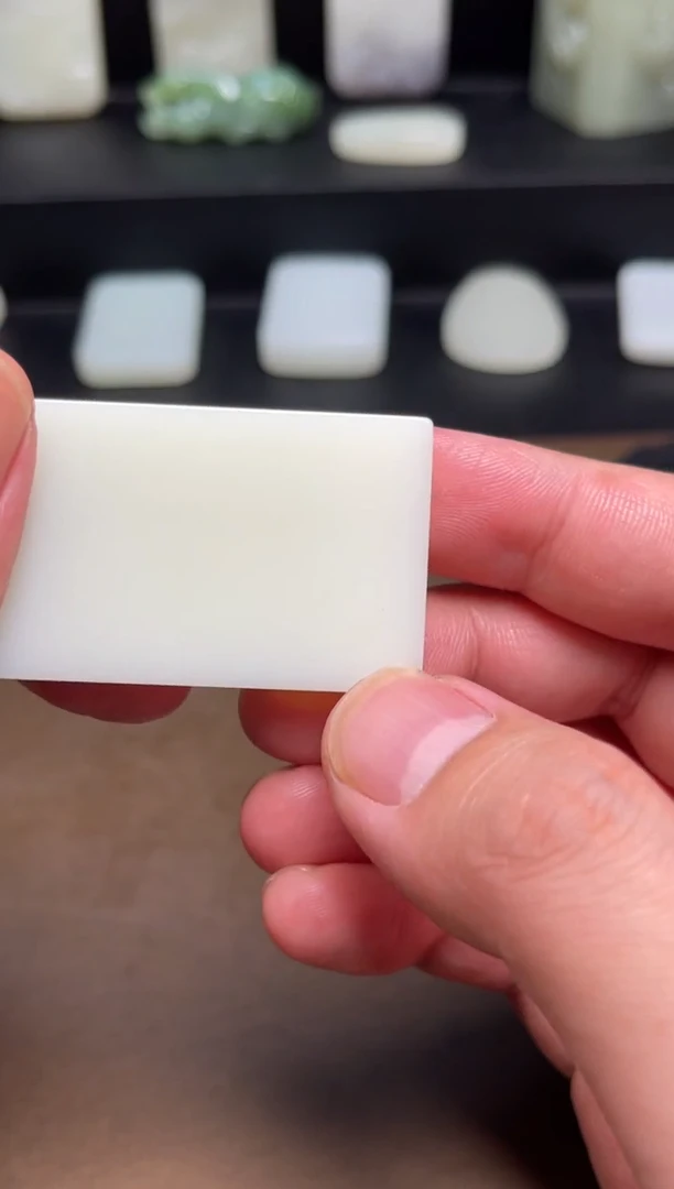 和田玉未镶嵌颈饰46 带点