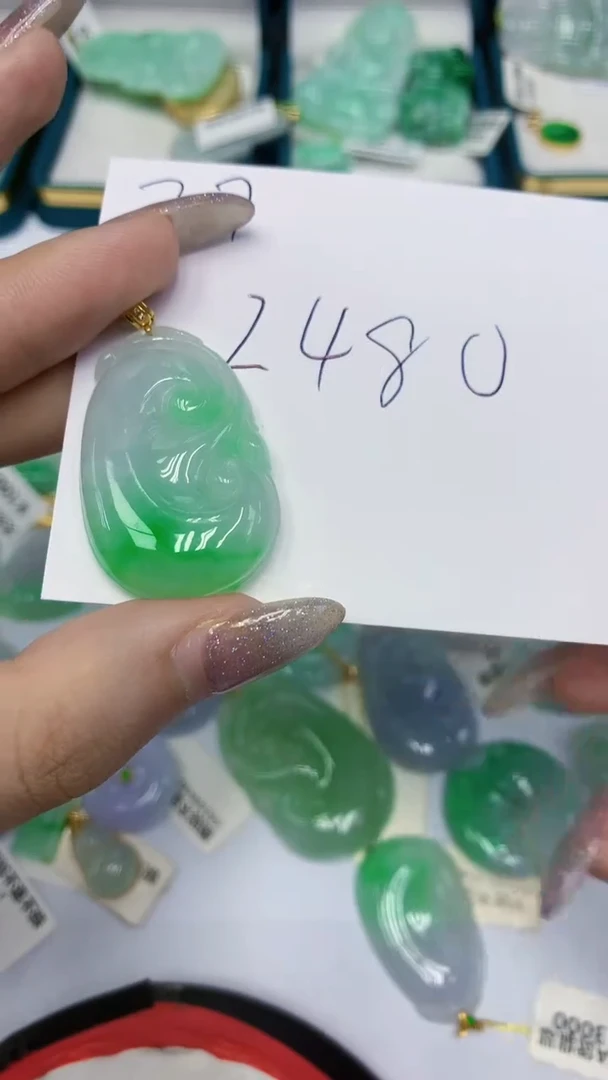 颈饰18K金镶嵌翡翠翡翠1111