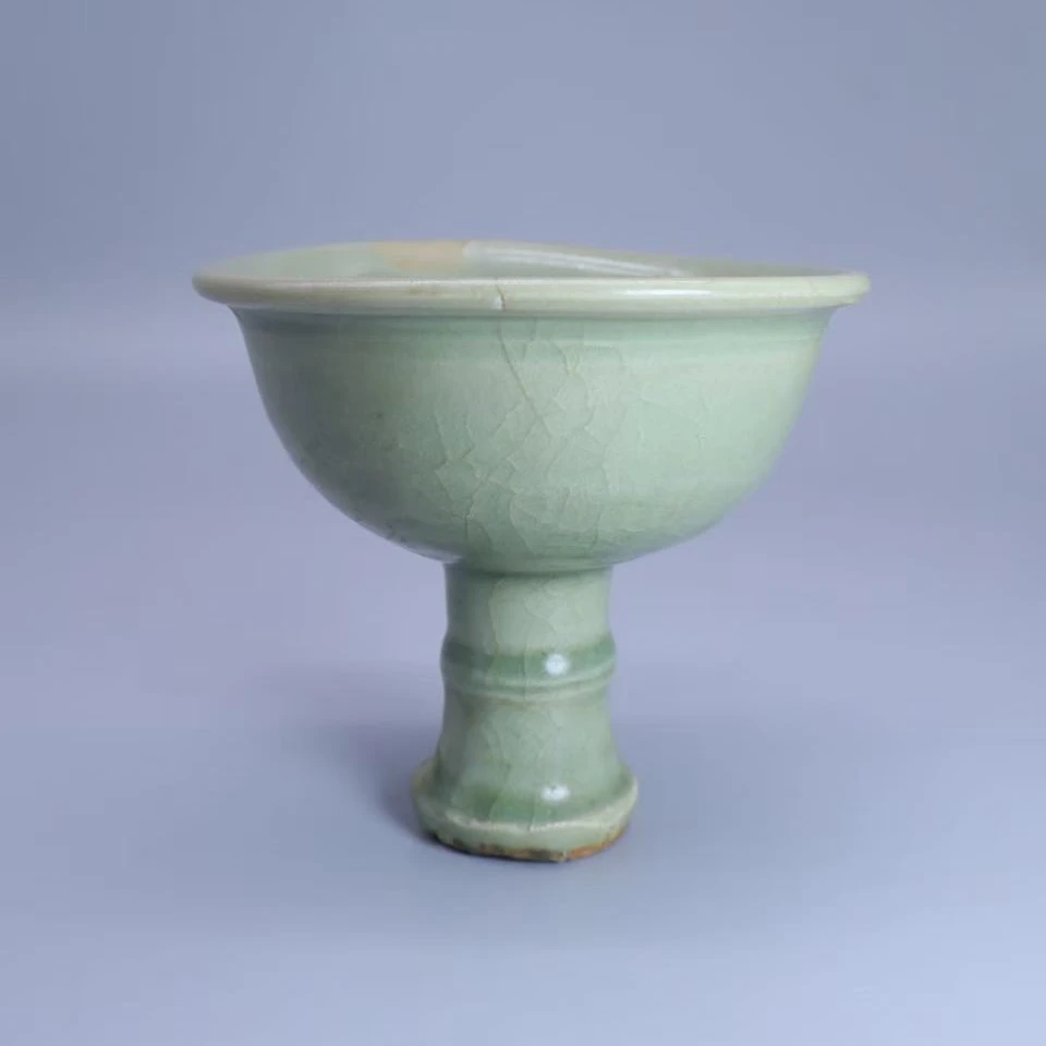 48: 明龙泉青釉高足杯