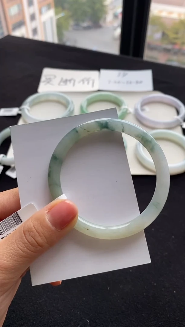 【闪购商品】翡翠手镯（圆镯）未镶嵌55圆条--不退不换