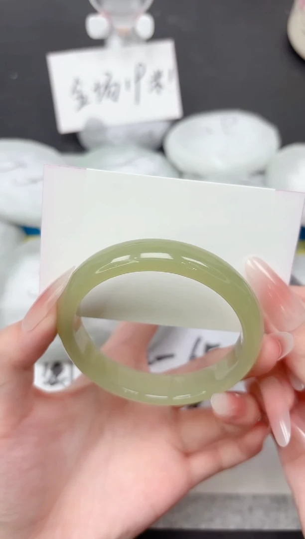 未镶嵌手镯石英质玉76-56