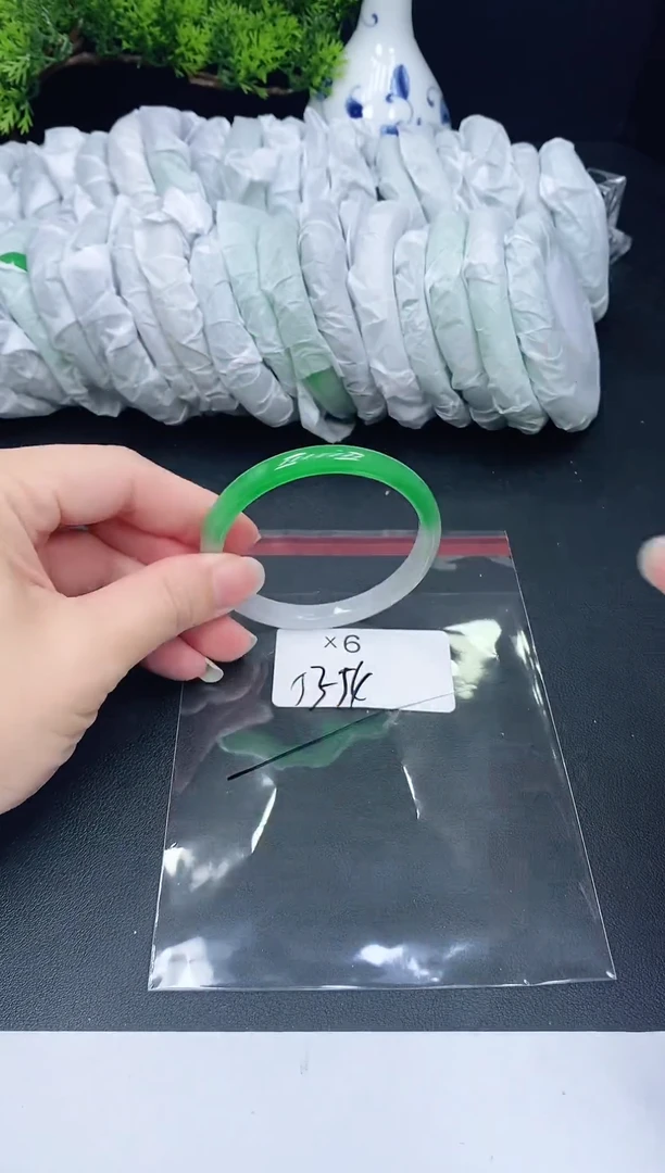 未镶嵌手镯翡翠6