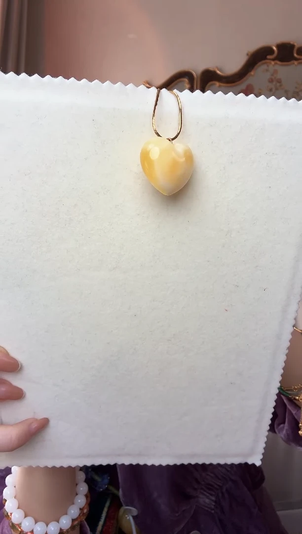 【闪购商品】蜜蜡颈饰未镶嵌白花蜜蜜蜡爱心吊坠