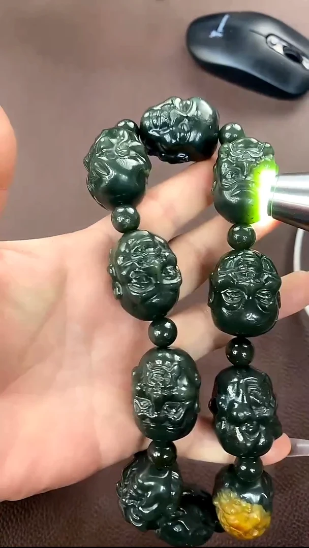 未镶嵌手链透闪石质玉手持