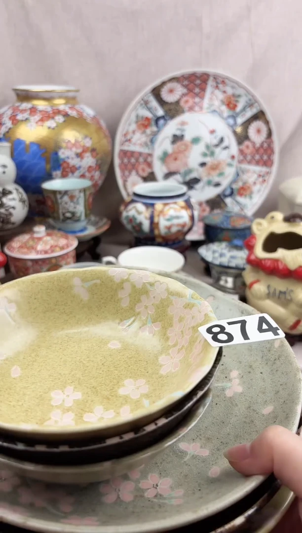 摆件好看的瓷器，默认微瑕，介意慎拍