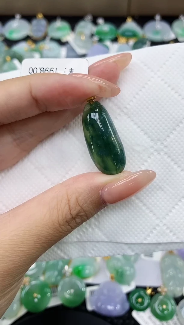 颈饰18K金镶嵌翡翠11111111111