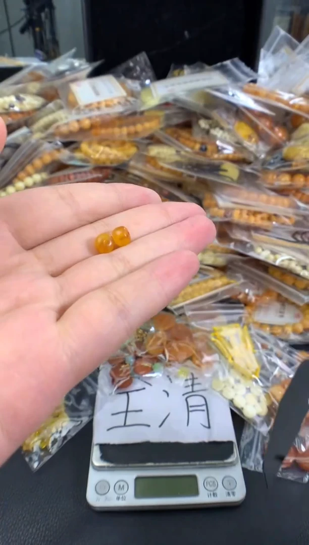 蜜蜡未镶嵌珠宝奇石多样性发一件