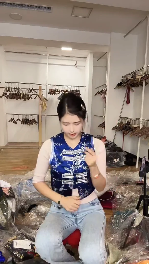 马甲       L码        105-115斤