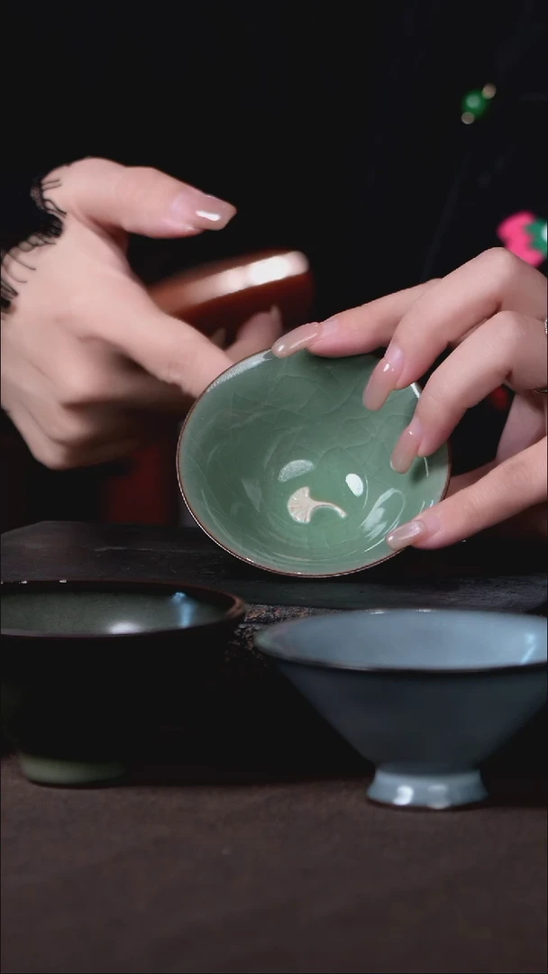 梅子青银杏叶开片斗笠杯
