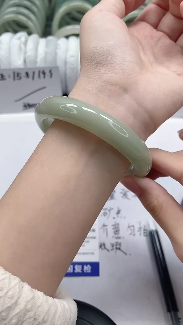 未镶嵌手镯石英质玉90-62/63