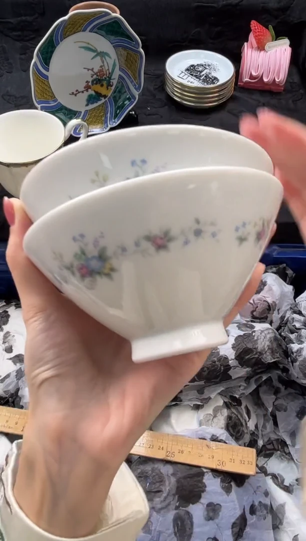 瓷片ʕ****ʔ       B077