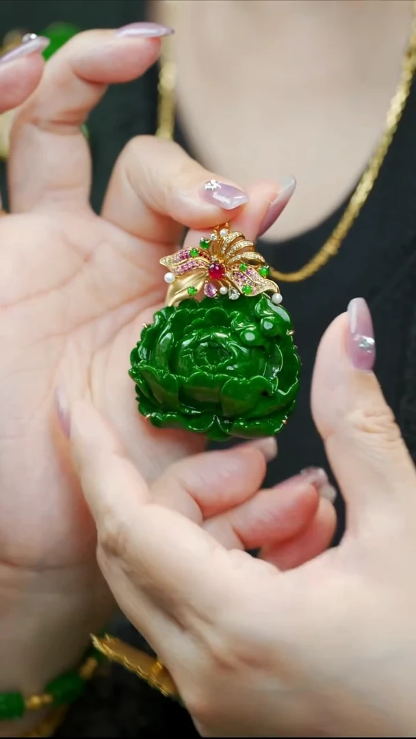 吊坠(不含链)18K金镶嵌翡翠吊坠