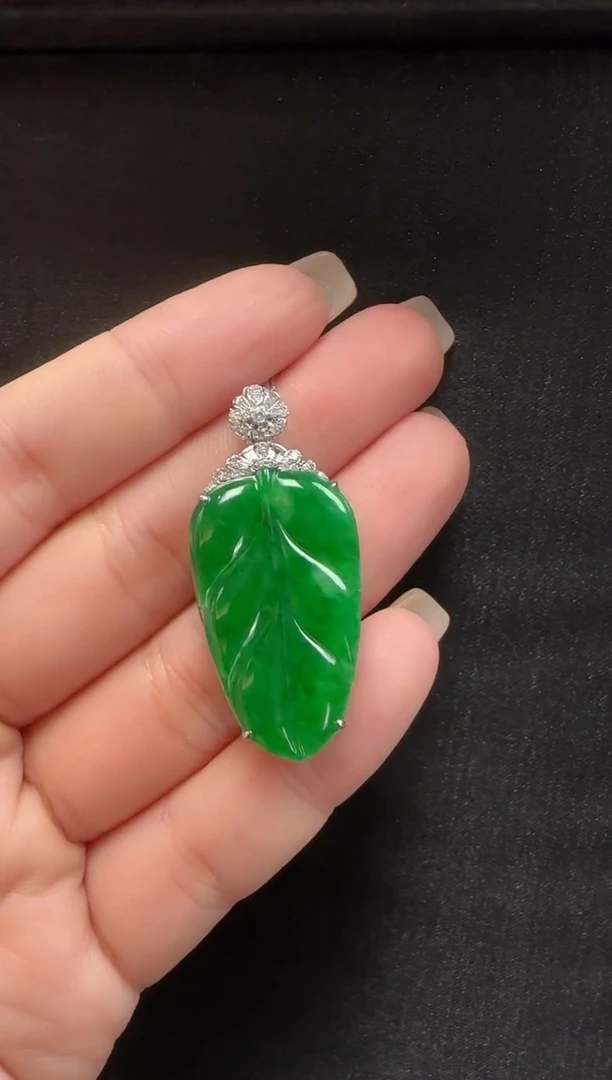 颈饰18K金镶嵌翡翠043叶子一个