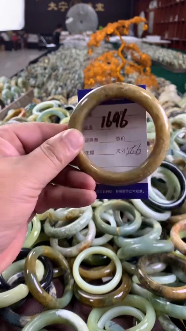 未镶嵌蛇纹石玉手镯1696