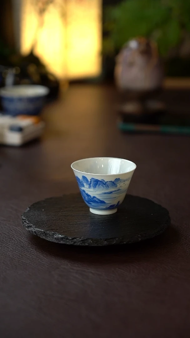 景德镇全手工手绘青花山水铃铛杯