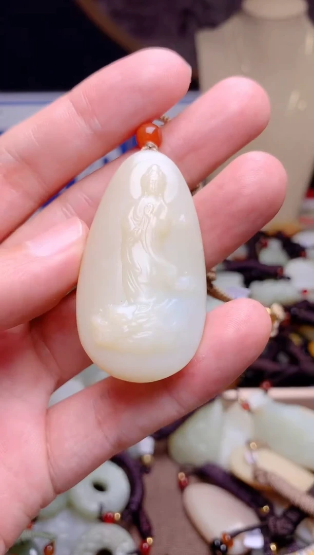 和田玉未镶嵌颈饰1