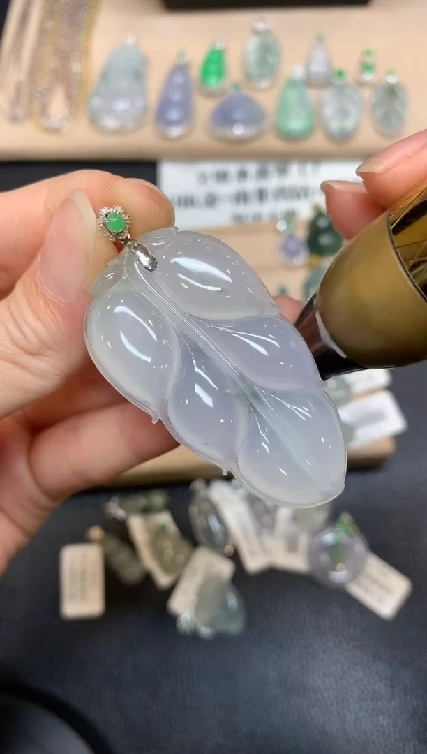 【闪购商品】翡翠颈饰18K金镶嵌树叶【无服务费