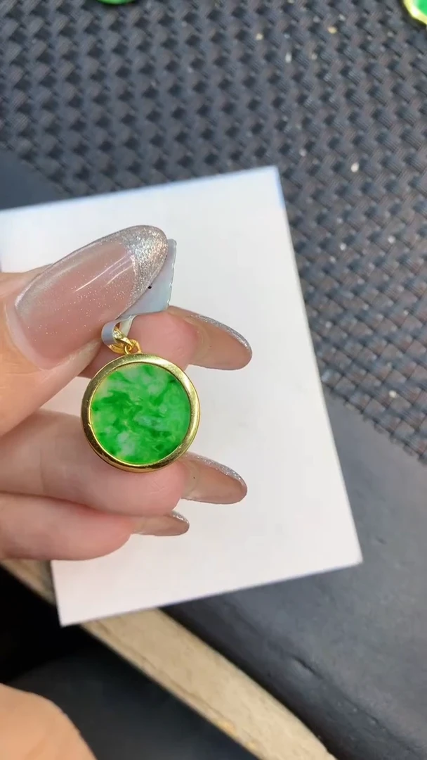 颈饰未镶嵌翡翠1