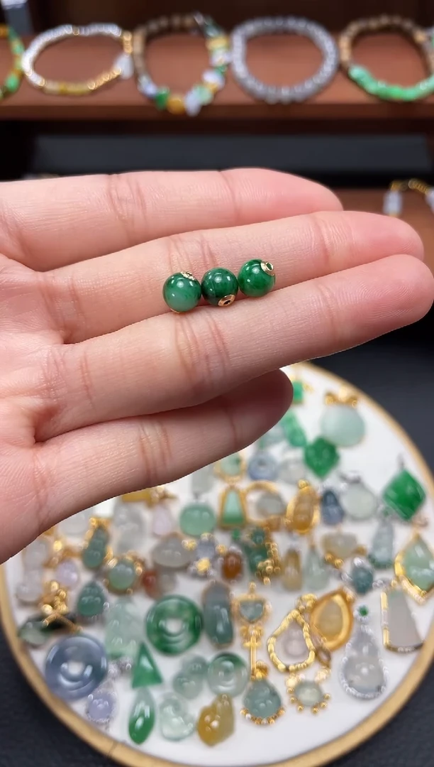 【闪购商品】翡翠吊坠(不含链)18K金镶嵌多样性发货一个  637