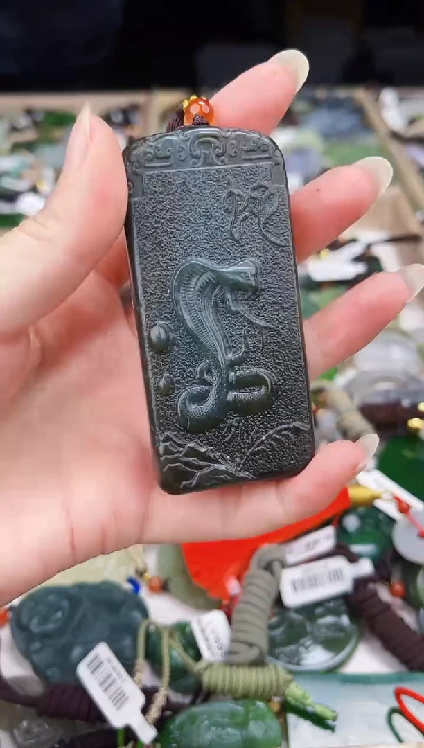 颈饰未镶嵌和田玉1