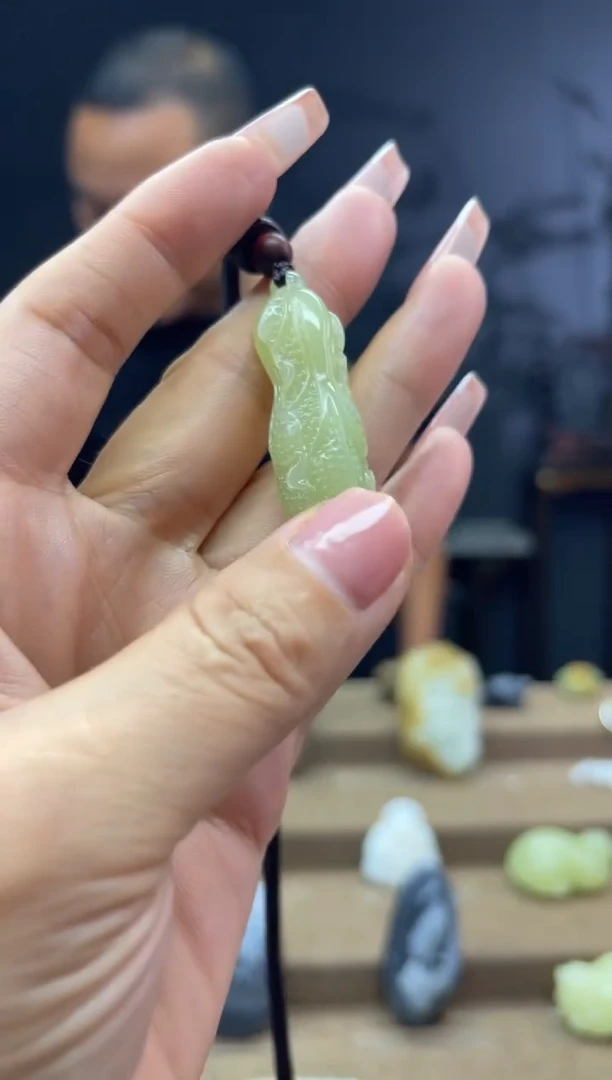 颈饰未镶嵌和田玉1