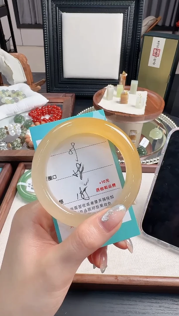 未镶嵌手镯石英质玉59