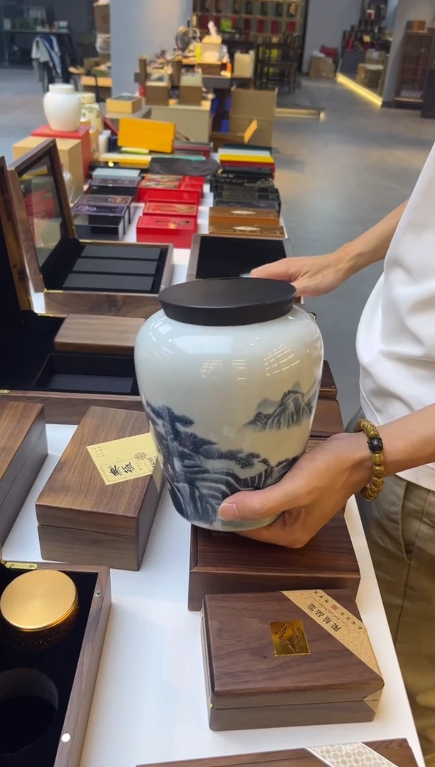 紫砂茶叶罐大号复古山水罐