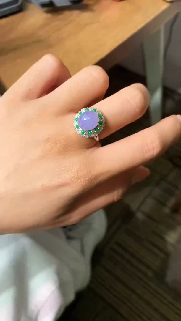 颈饰18K金镶嵌翡翠翡翠A货