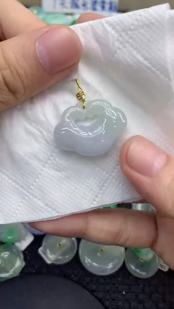 颈饰18K金镶嵌翡翠6946383524388935310